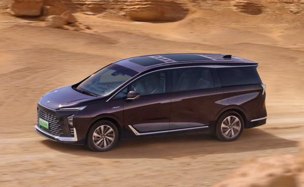 全新别克GL8陆尊正式上市 售价33.99万元至39.99万元